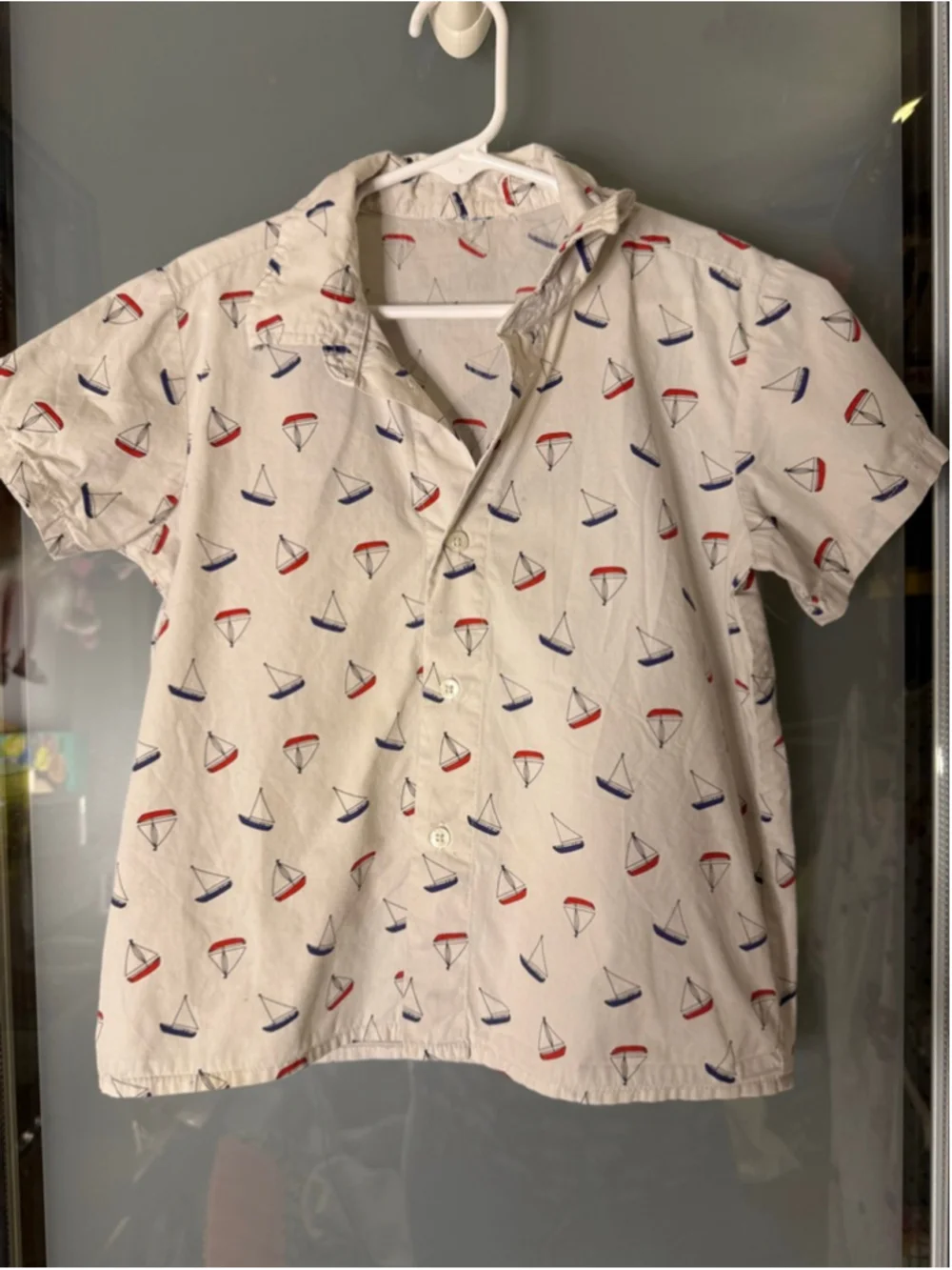 Boys' Button Down Shirt White Blue Red Sailboat Print Presumed Size 4T
